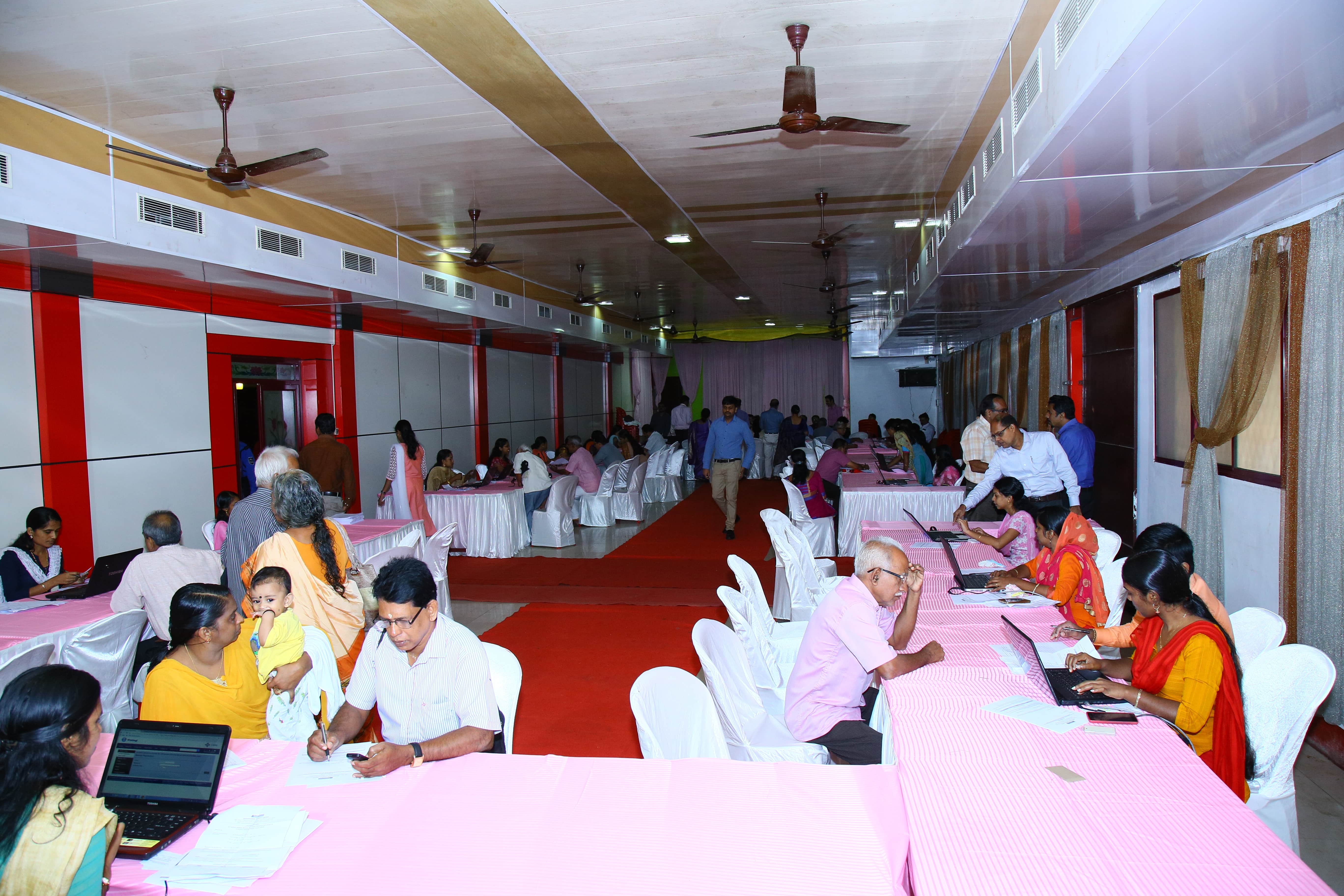 Shareholders casting their votes through E-Voting.​